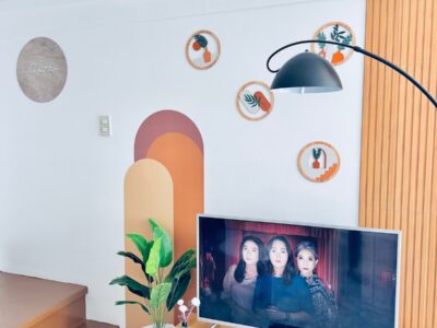 Chic 2BR Loft w/ Karaoke & Overlooking BGC view - Photo 9